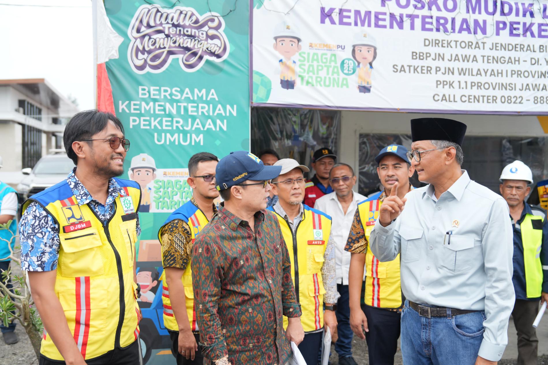 Menteri PU Tinjau Jalur Pantura Jabar-Jateng, Pastikan Kesiapan Arus Mudik 2025