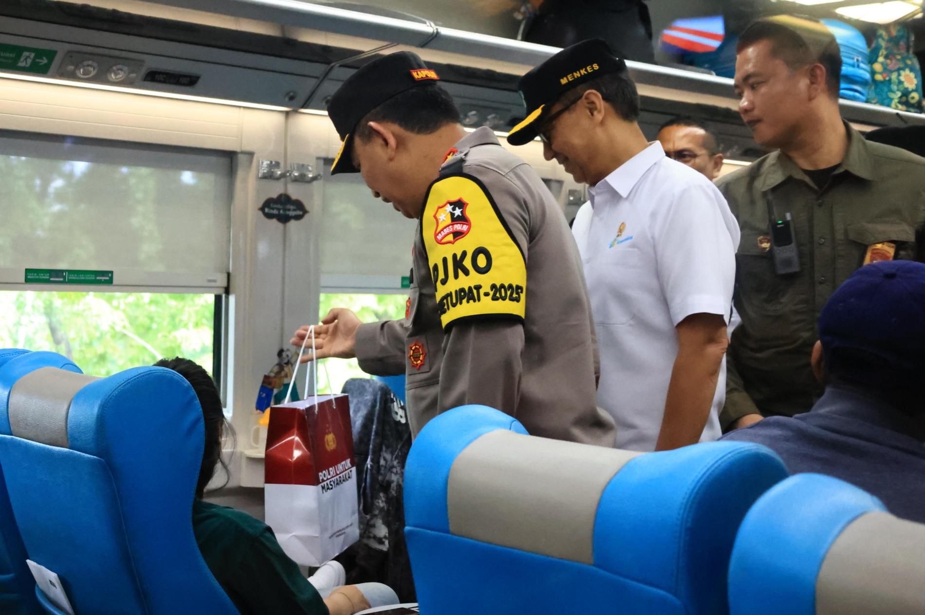 Kapolri Perintahkan Jajaran Antisipasi Kejahatan di Sekitar Stasiun Agar Pemudik Nyaman dan Aman