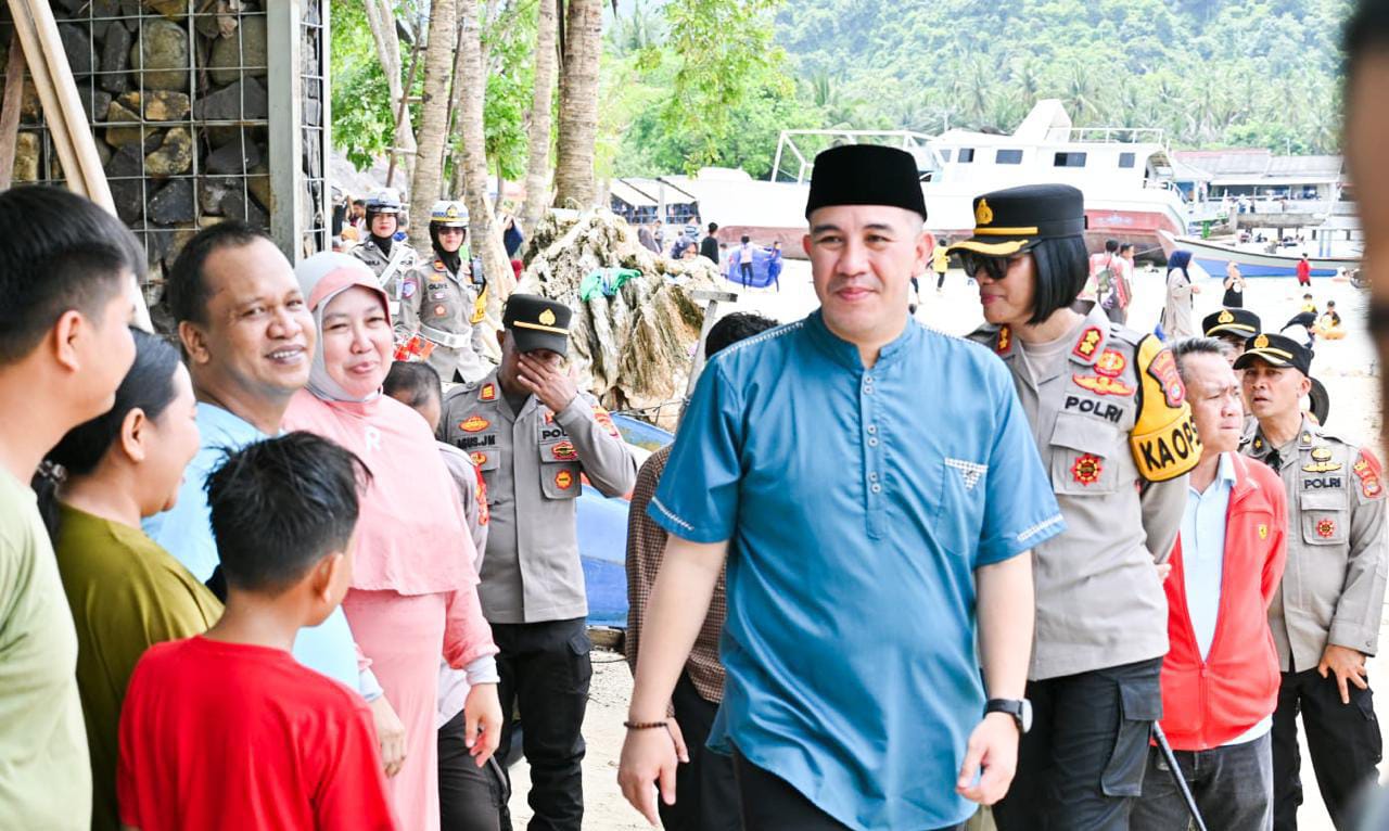 Pastikan Arus Lalulintas Lancar, Bupati Dendi Tinjau Pospam Destinasi Wisata
