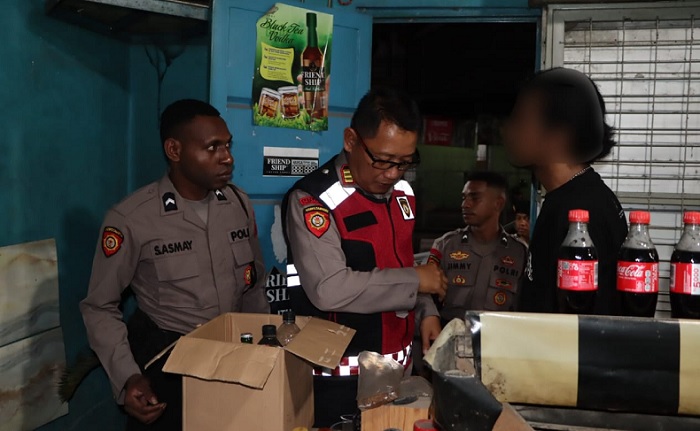 Tekan Gangguan saat Syawalan, Polres Demak Sita Ratusan Botol Miras