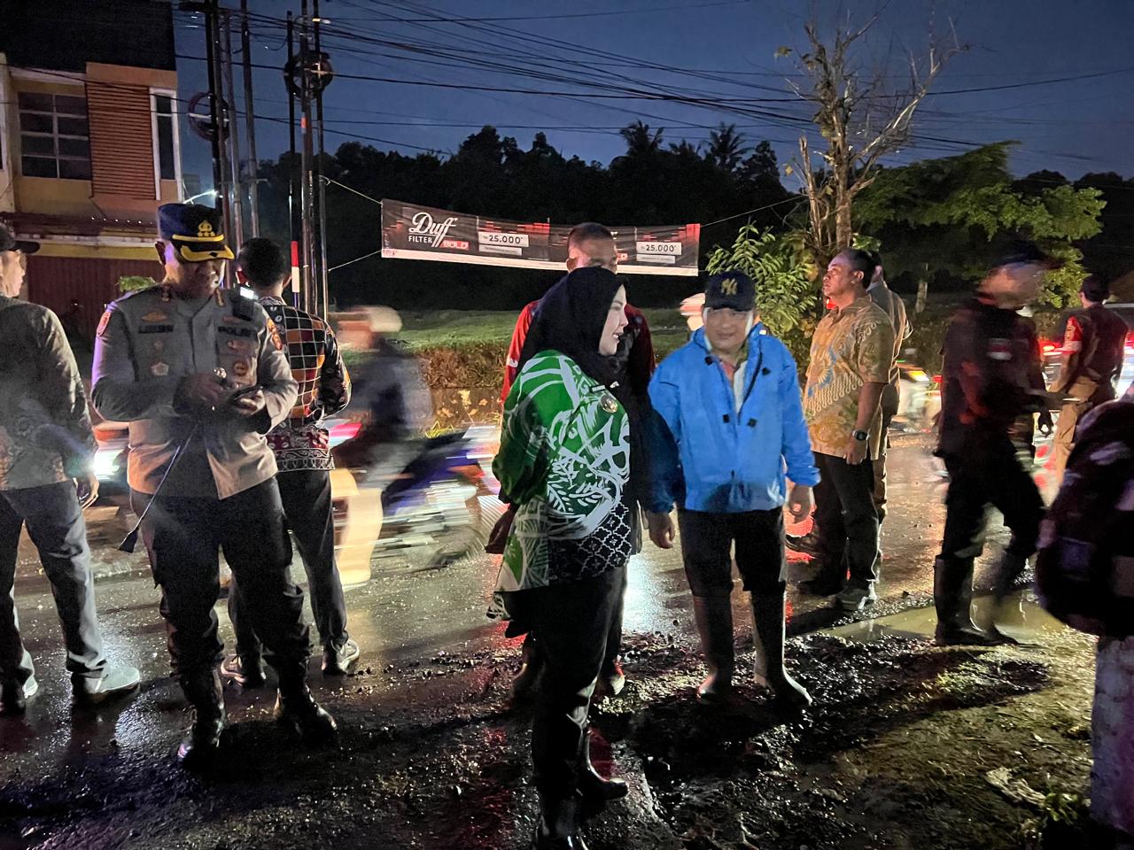 Wali Kota Eva Langsung Cek Lokasi Banjir dan Solusi Atasinya di Campang