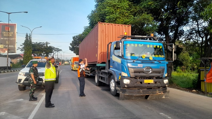 Kurangi Kecelakaan Lalu Lintas, Dishub Batasi Operasional Angkutan Barang di Pantura Kendal