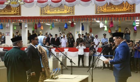 Ketua Ahmad Giri Ambil Sumpah 2 Anggota PAW DPRD Lampung