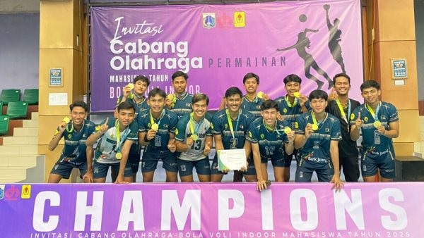 Keren! Tim Putra USM Naik Podium Teratas  di Invitasi Bola Voli Nasional