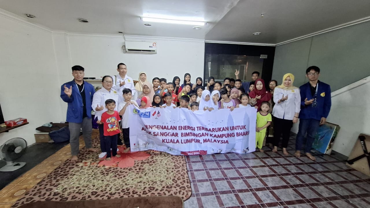Tim PkM USM Kenalkan Energi Terbarukan di Sekolah Indonesia Kuala Lumpur
