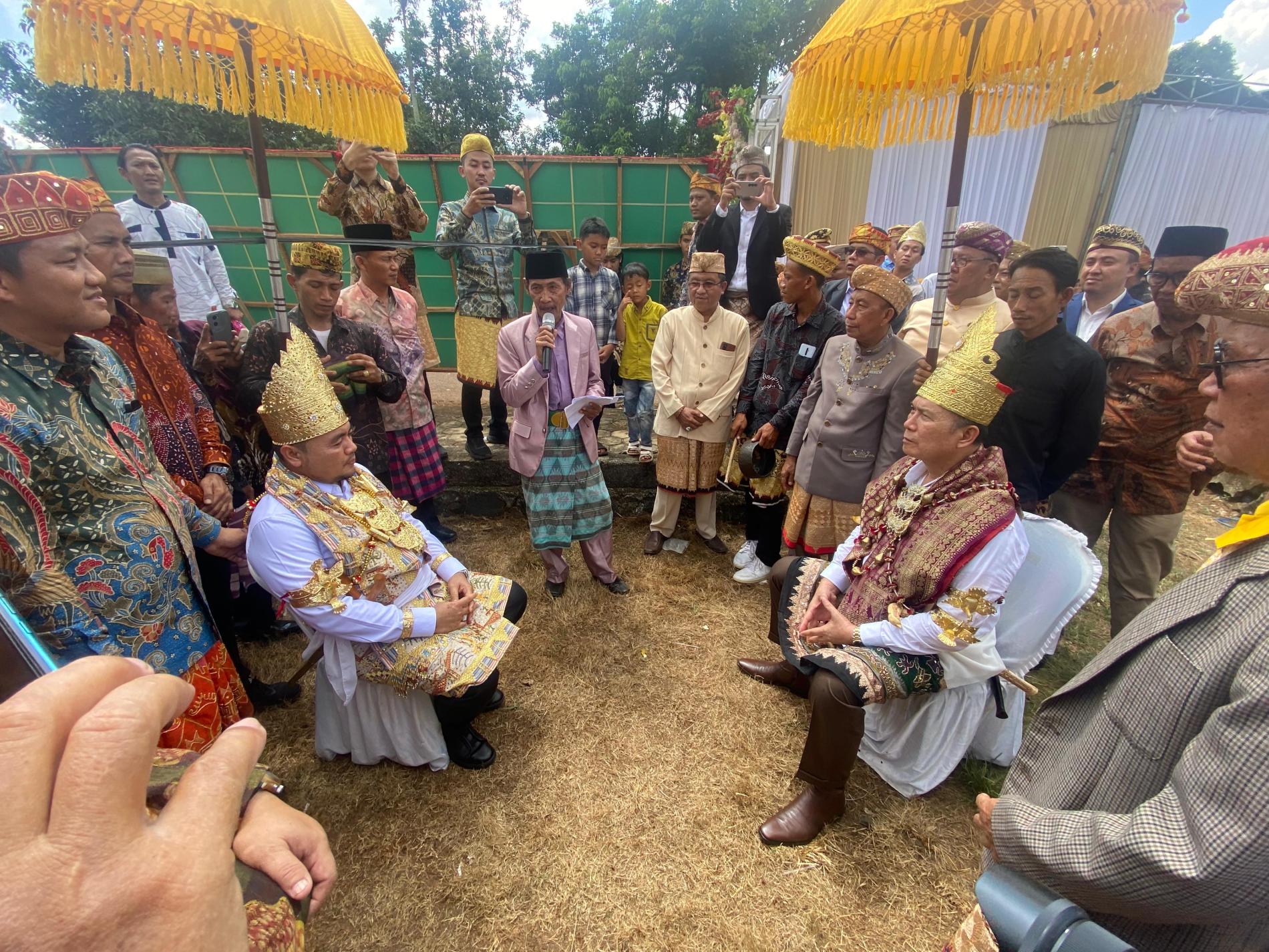 Ketua KPU RI Resmi Masuk Adat Lampung Abung Siwo Migo