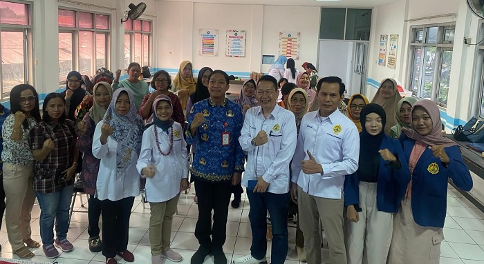 Tingkatkan Penjualan, Tim USM Latih Pemanfaatan Medsos ke UMKM di Pendrikan Lor