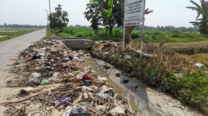 Warga Masih Buang Sampah Sembarangan, Bupati Kendal akan Buat Perbup