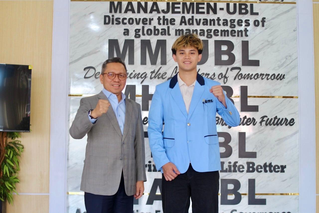 Rektor UBL Apresiasi Atlet Peraih Emas PON, Rafanael Nikola Niman, dengan Beasiswa 100 Persen