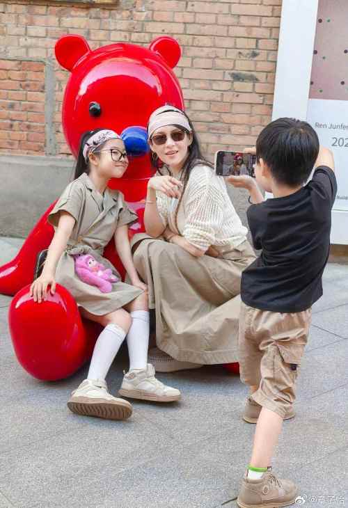 Zhang dan dua anaknya Instagram Zhang dan Anak