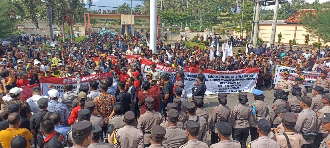 Soal Tanah Ulayat, Ratusan Masyarakat Adat Unras Tolak Klaim Sepihak PTPN VII
