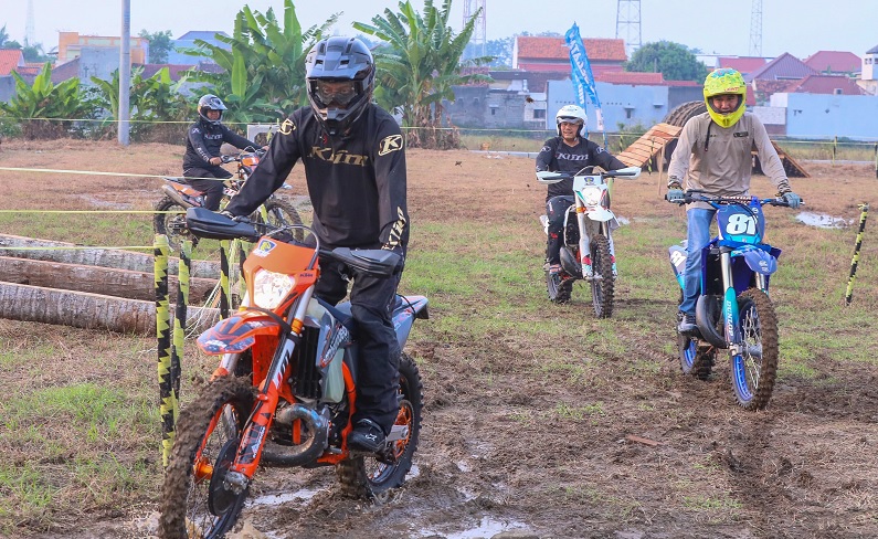 Tinjau Sirkuit, Gubernur Sebut Balap Motor Trail Hiu Selatan di Kendal Dongkrak Potensi Daerah