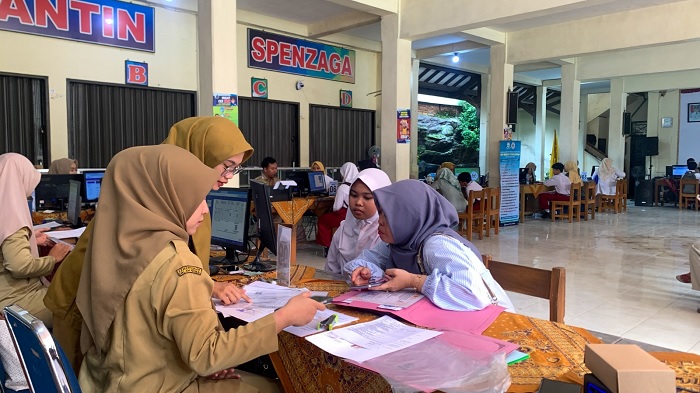 SPMB SD dan SMP di Purbalingga Resmi Dimulai, Sekolah Favorit Diserbu Calon Siswa