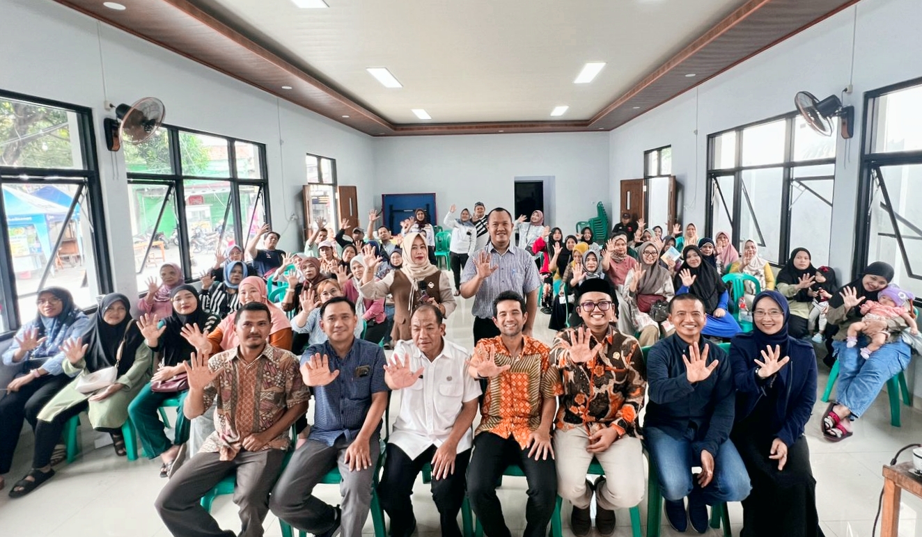 Berfoto bersama para Dosen Universitas Mercu Buana