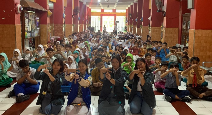 Fan Jateng dan Fase Kembali Beri Edukasi Lewat Forum Anak Goes to School