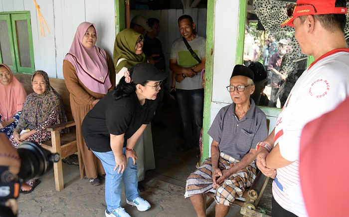 Terima Bantuan Renovasi RTLH dari Pemkot Semarang, Mbah Muhammad: Matur Nuwun Bu Wali