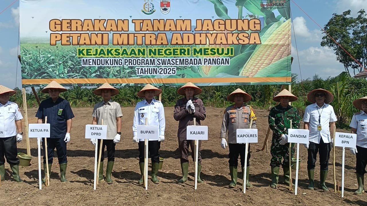 Kapolres Mesuji Hadiri Tanam Jagung Program Swasembada Pangan