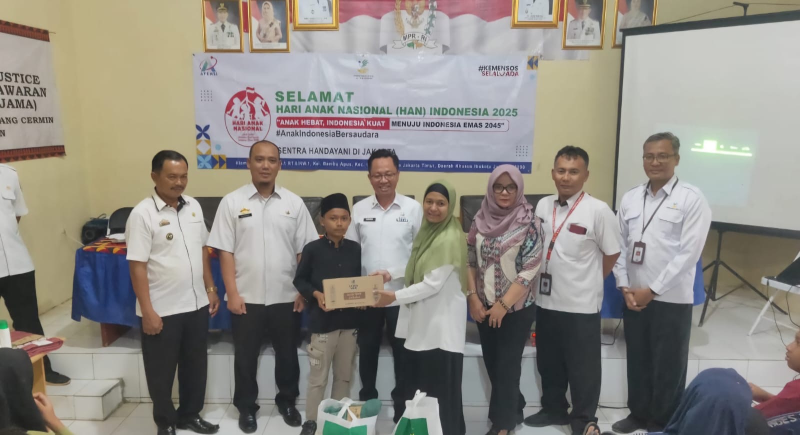 Peringati HAN 2025, Pemkab Pesawaran Gandeng Kemensos Salurkan Bantuan ATENSI