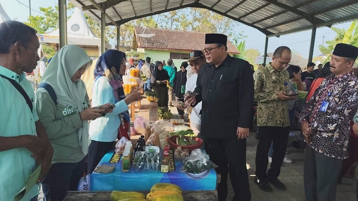 Pasar Tani Spesial HUT Rembang, Warga Antusias Nikmati Harga Murah Kebutuhan Pokok