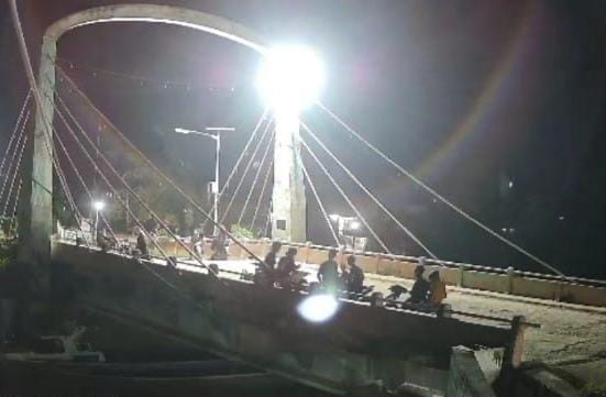 Antisipasi Tindak Kejahatan Polsek Mesuji Timur Pasang Lampu PJU