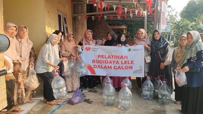 20 Ibu Kebonharjo Kendal Dilatih Budidaya Lele oleh Relawan Rumah Inspirasi Zakat