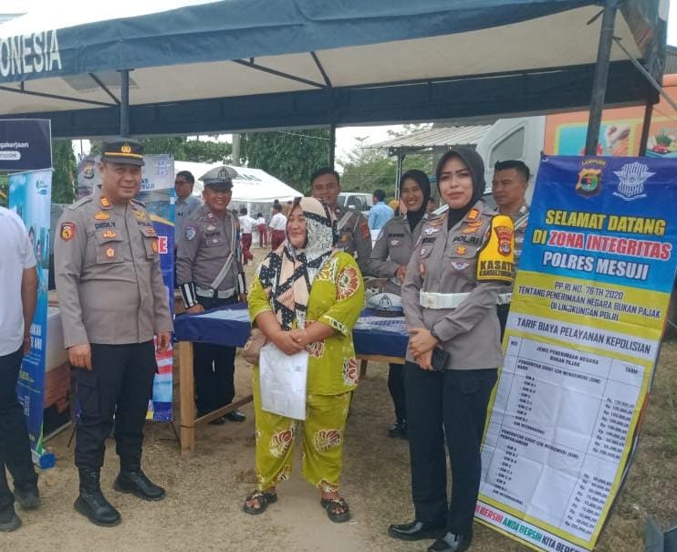 Meriahkan Pasar Murah,Sat Lantas Polres Mesuji Buka Stan Pelayanan SIM
