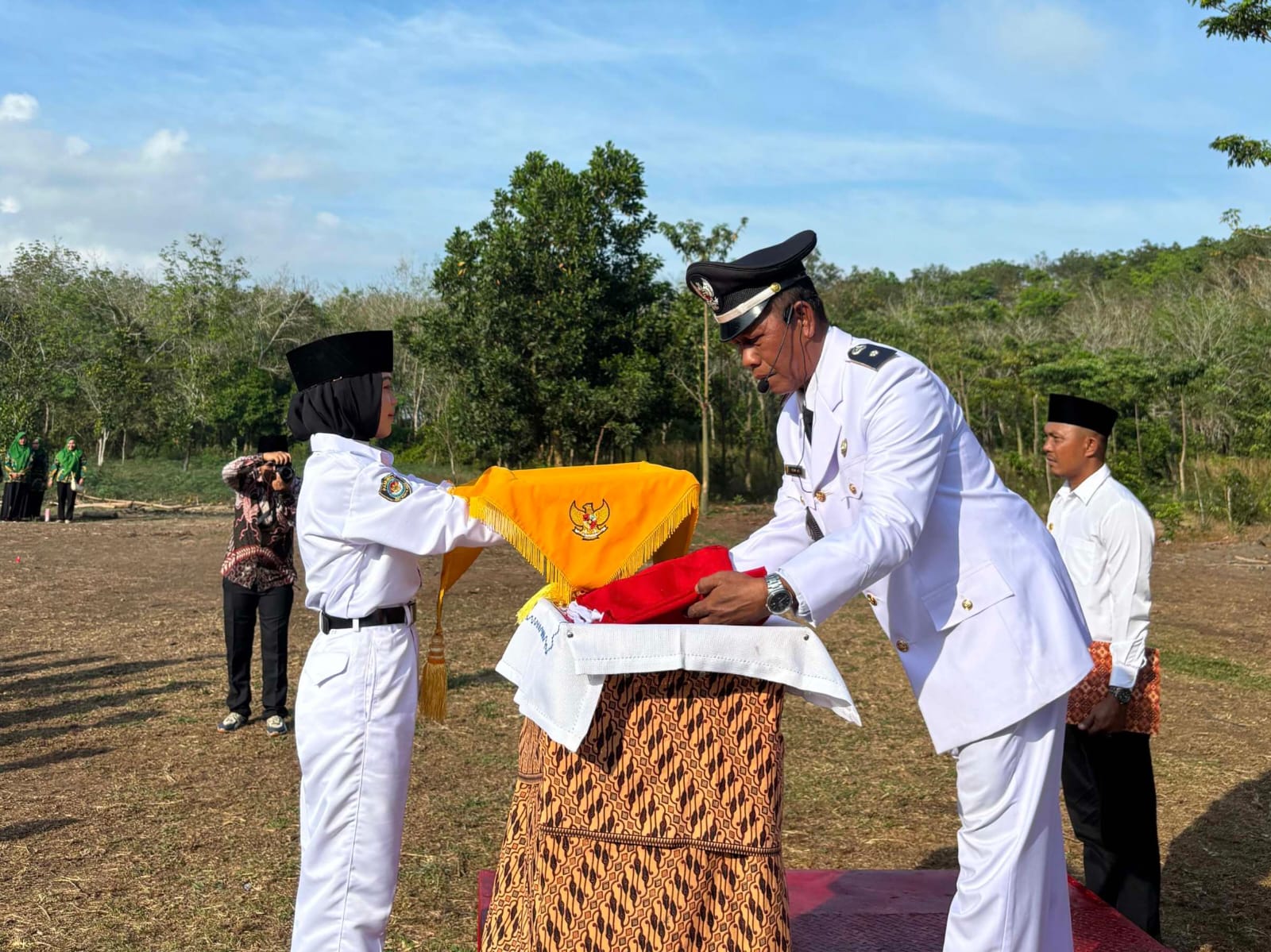 Dipelopori SMP Karya Bhakti, Tiga Tiyuh Bersatu Kobarkan Semangat Kemerdekaan HUT RI Ke-80