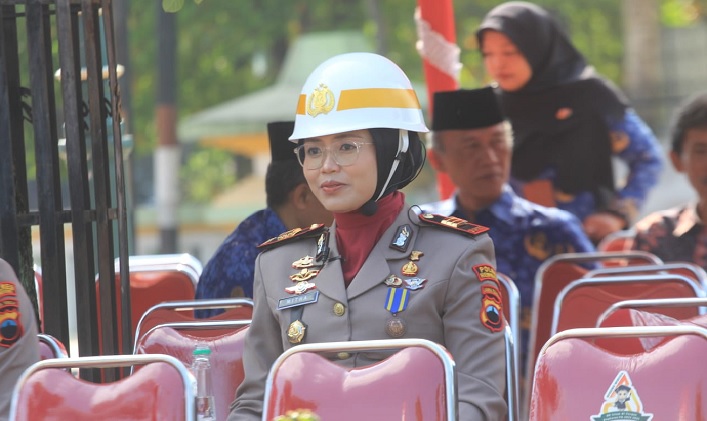 Bikin Bangga, AKP Ryan Mitha Polwan Pertama Jadi Komandan Upacara HUT RI di Rembang