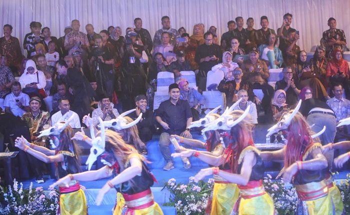 Parade Seni Budaya Hari Jadi Jateng Meriah, Wagub: Jadikan Kalender Event Wisata yang Tertata