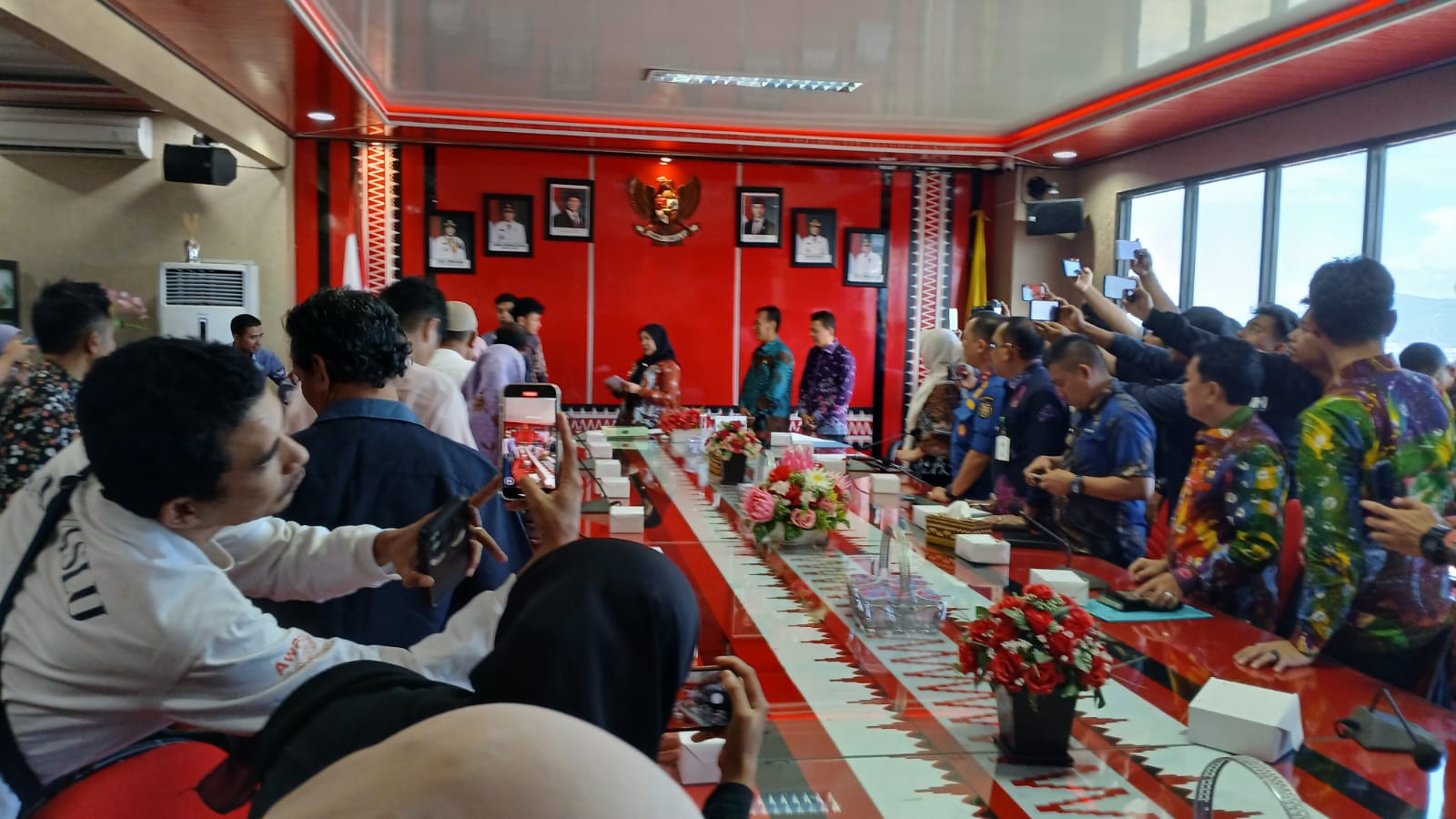 Pemkot Bandarlampung Salurkan Bantuan Korban Bencana Dan Biaya Pengobatan