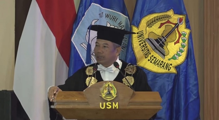 Pesan Rektor dalam Wisuda ke-73 USM: Jangan Angkuh pada Rahmat Tuhan