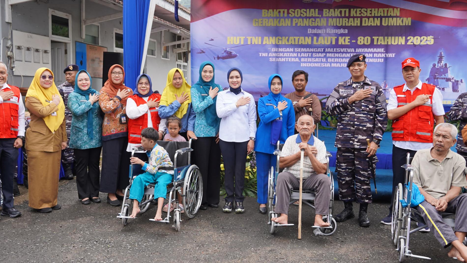 Gerakan Pangan Murah, Layanan Kesehatan dan Donor Darah Warnai Perayaan HUT PMI dan TNI AL