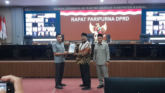 Rapat Paripurna DPRD Kendal, Sebagian Anggota Dewan Ikuti Melalui Virtual