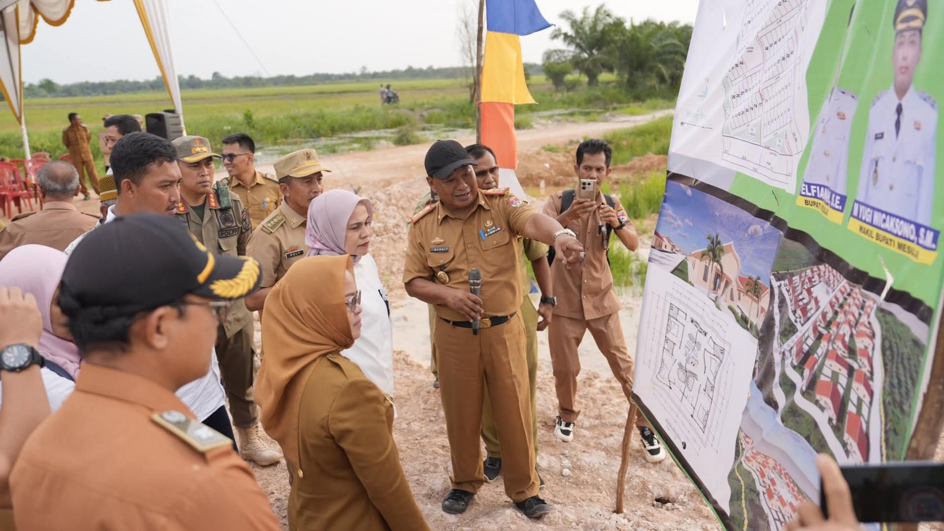 Dirjen Kemensos Bersama Bupati Mesuji Tinjau Lokasi Pembangunan Perumahan 