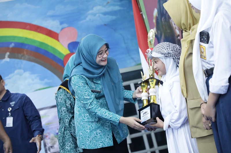 Festival Literasi Sragen, Nawal Dibuat Kagum Atas Aksi Sheryl Si Pendongeng Cilik