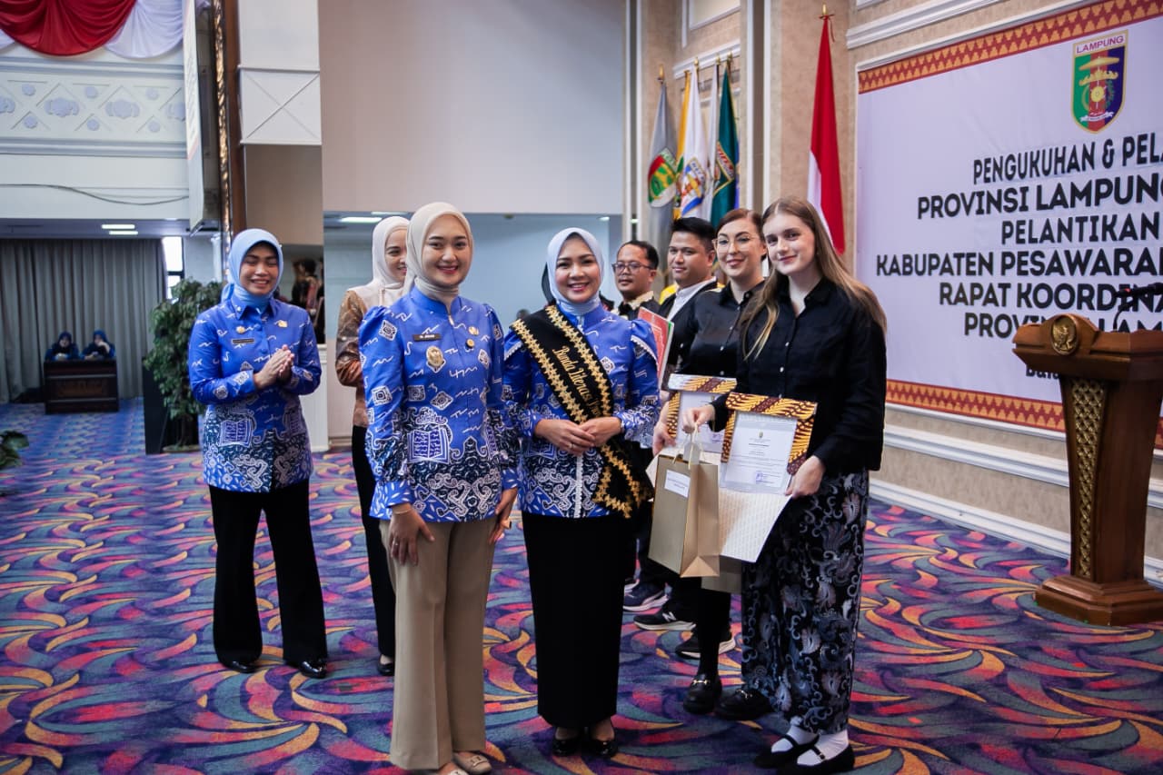 Wagub Jihan Nurlela Kukuhkan Tim Literasi Provinsi Lampung 2025-2030, Tekankan Literasi sebagai Perisai Hadapi Tantangan Zaman