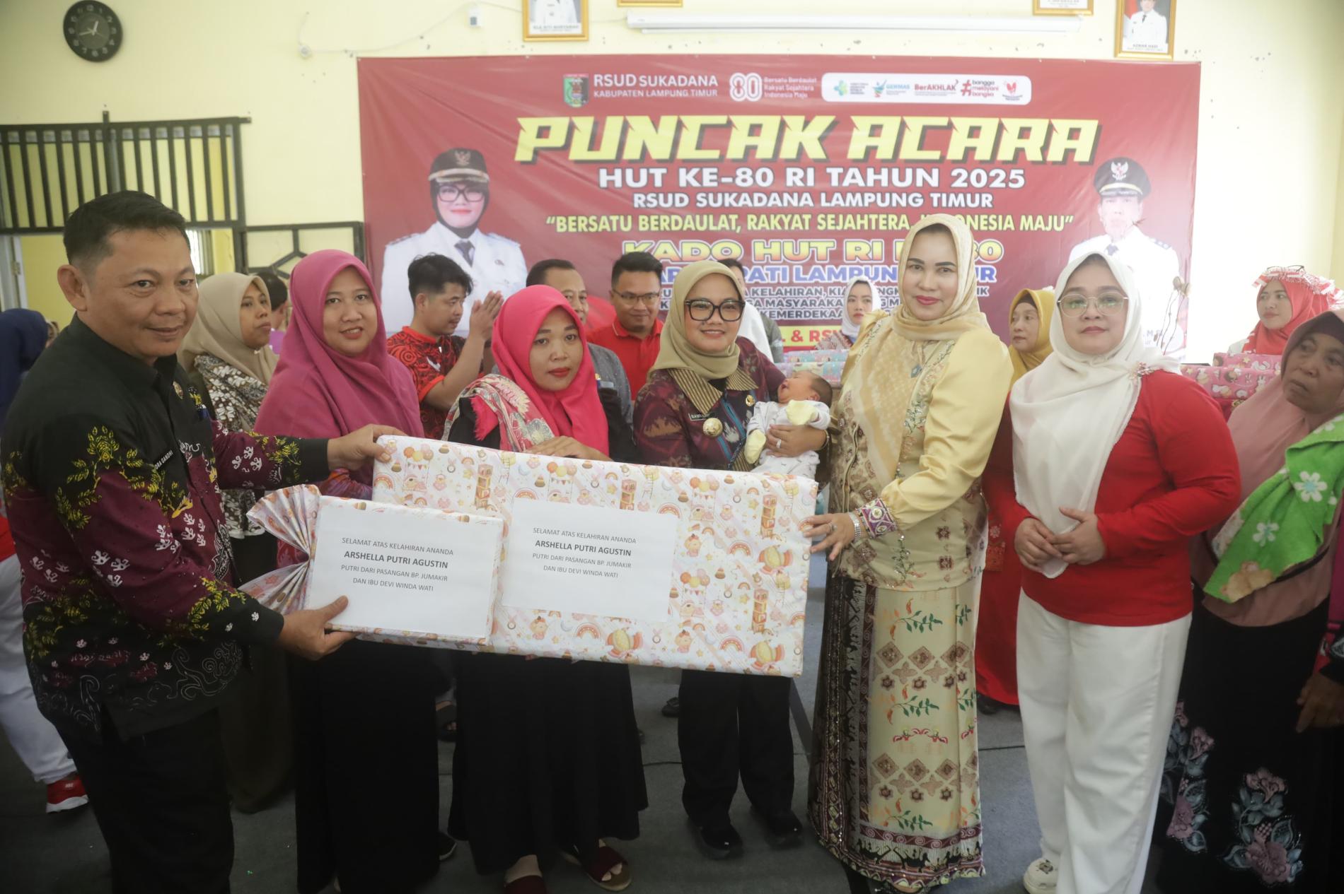 RSUD Sukadana Meriahkan HUT RI ke-80, Bayi Lahir di Hari Kemerdekaan Dapat Kado Istimewa dari Bupati