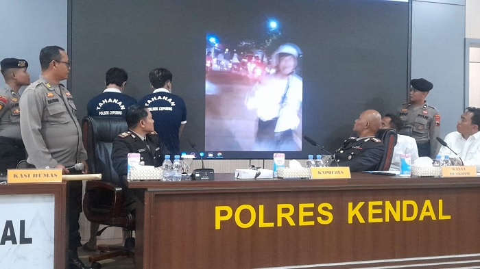 Polres Kendal Amankan Pemuda yang Viral Acungkan Celurit
