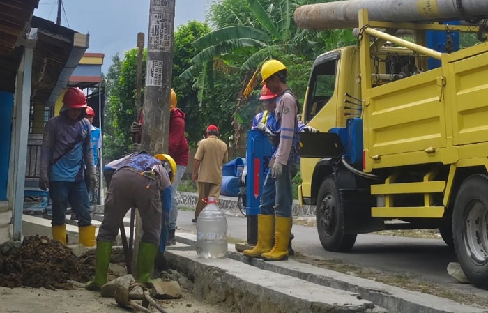 PLN Tanggapi Cepat Usulan Warga, Enam Tiang Listrik  Kini Dipasang di Sendangagung