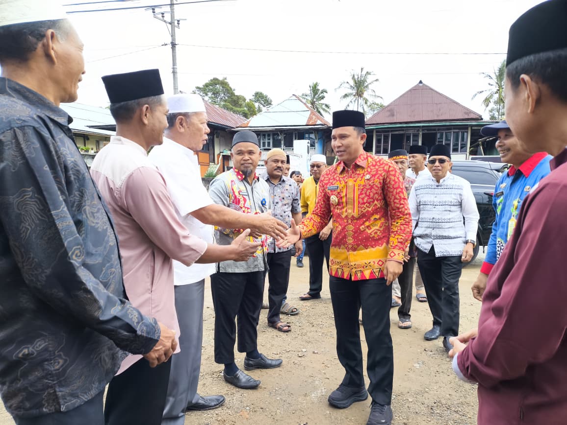 Bupati Parosil Lepas 34 Jamaah Umroh, Tekankan Pentingnya Doa dan Keikhlasan dalam Ibadah