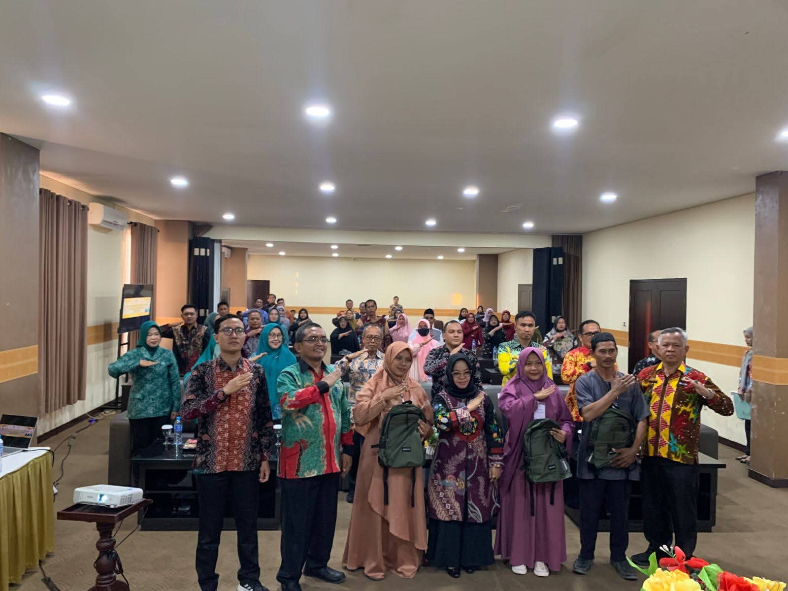 Bupati Mesuji Buka Sosialisasi PKB dan Digitalisasi Produk Unggulan Transmigrasi