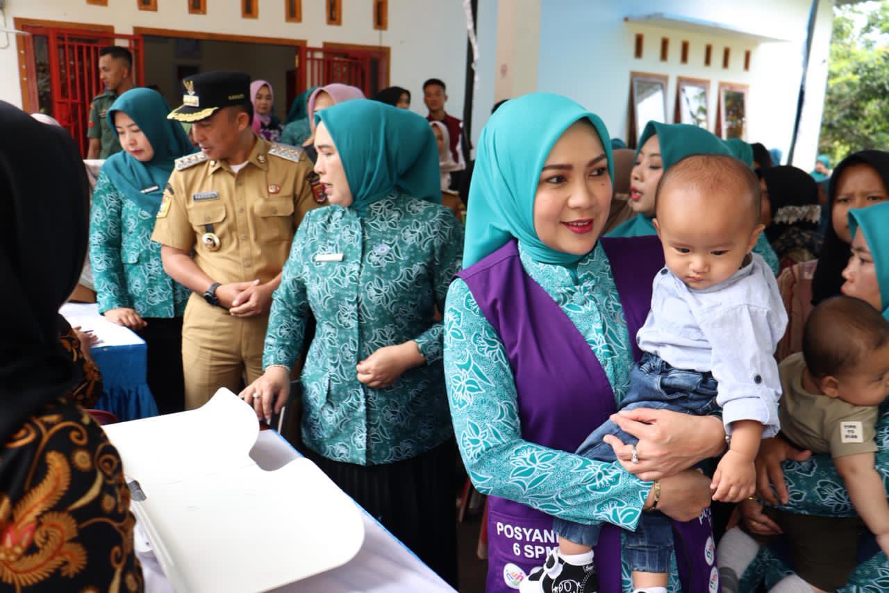 Ketua TP. PKK Provinsi Lampung Purnama Wulan Sari Mirza Gelar Kunjungan Kerja ke Lampung Barat, Canangkan Desa TAPIS
