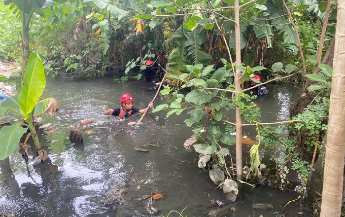 Satu Bocah Meninggal dalam Banjir Semarang, Tim SAR Terus Lakukan Pencarian Korban Hanyut