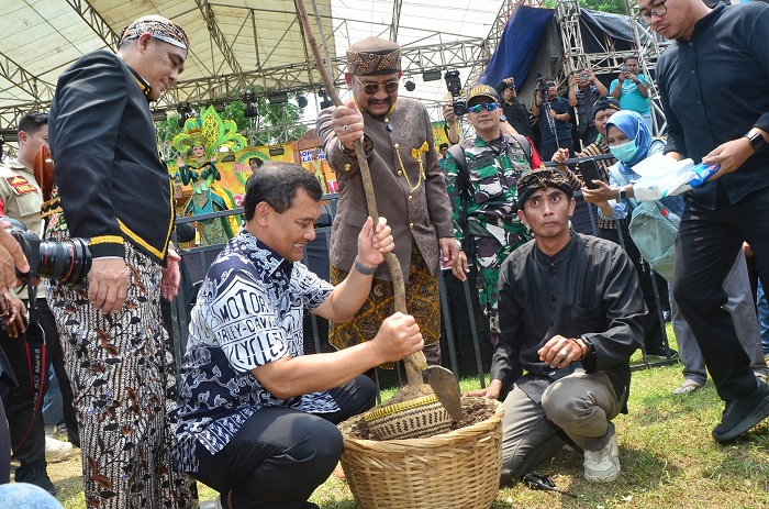 Tumbuhkan Ekonomi Kreatif, Mangga Istana Pemalang Rambah Pasar Mancanegara
