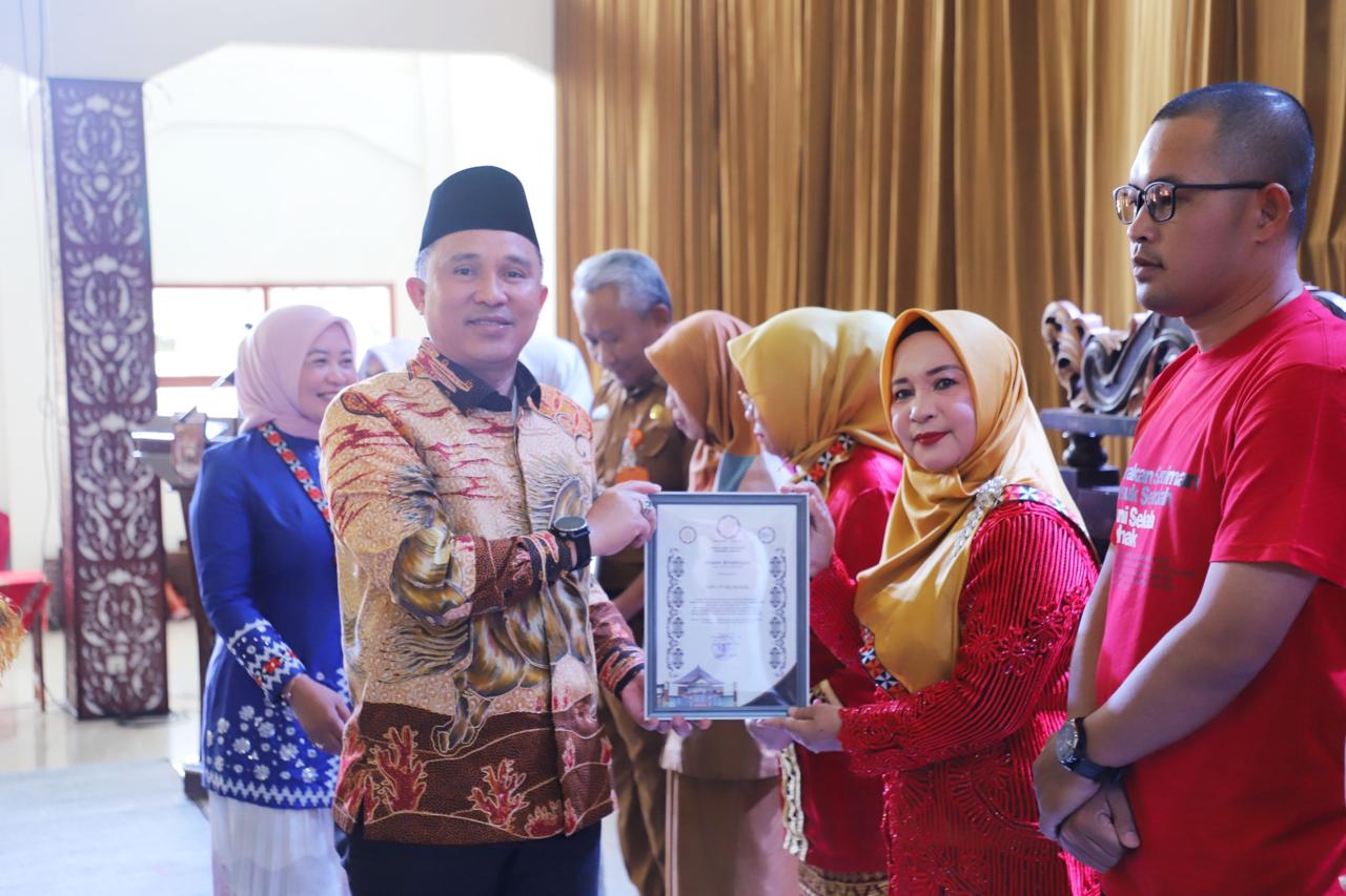 Parosil Mabsus Minta Jebolan Program Beasiswa Seni Budaya Jadi Penggerak Pelestarian Seni Budaya Khas Lambar