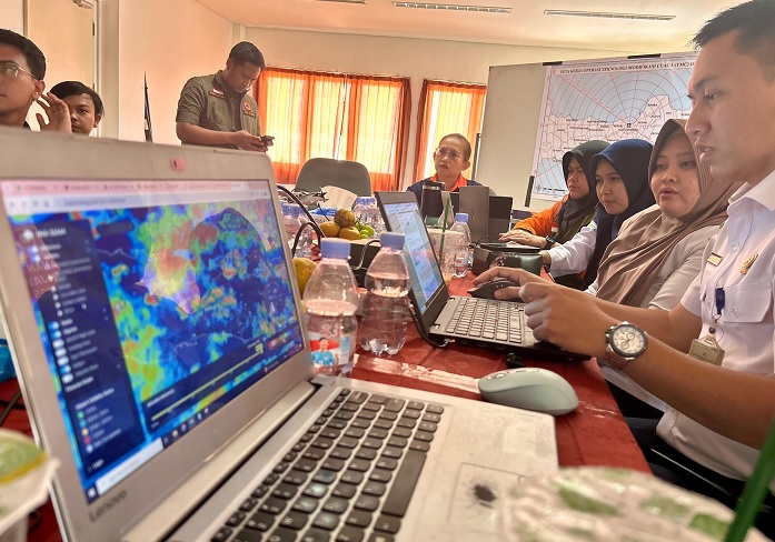 Rekayasa Cuaca Berhasil Kurangi 70 Persen Curah Hujan, BMKG: Waspadai Puncak Musim Hujan