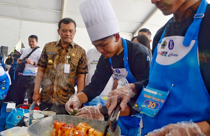 Gubernur Jateng Kampanyekan Gemar Makan Ikan pada Generasi Muda