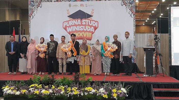 Dekan FTIK USM Melepas 115 Lulusan dalam Winisuda XXXVIII