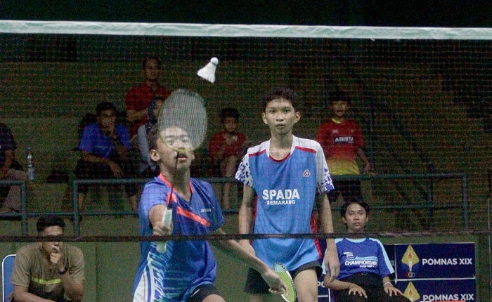 Tim SMP 42 Semarang dan SMP 30 Depok Berebut Tiket Final Hydroplus Junior Badminton Championship