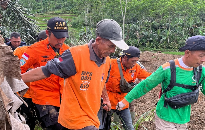 Dua Meninggal dalam Longsor Banjarnegara, Tim SAR Gabungan Masih Cari 27 Warga yang Hilang